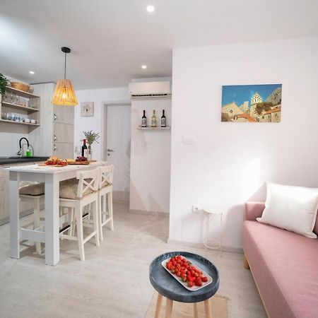 New Cozy Apartment - Center Of Old Town Omis Exterior photo